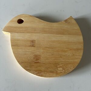 Natural Bamboo Bird-Shaped Cutting Board in Scandinavian Style